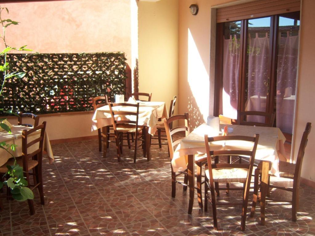 Bed and Breakfast Sa Marina La Caletta Esterno foto