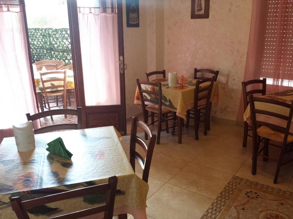 Bed and Breakfast Sa Marina La Caletta Esterno foto