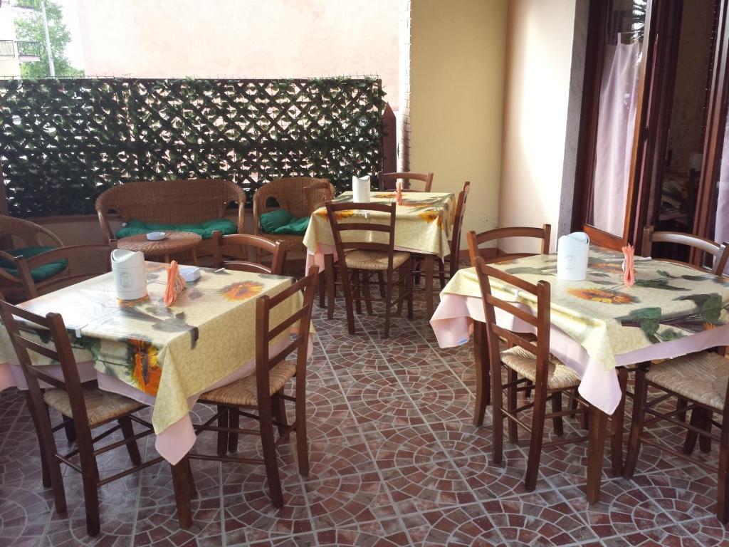 Bed and Breakfast Sa Marina La Caletta Esterno foto