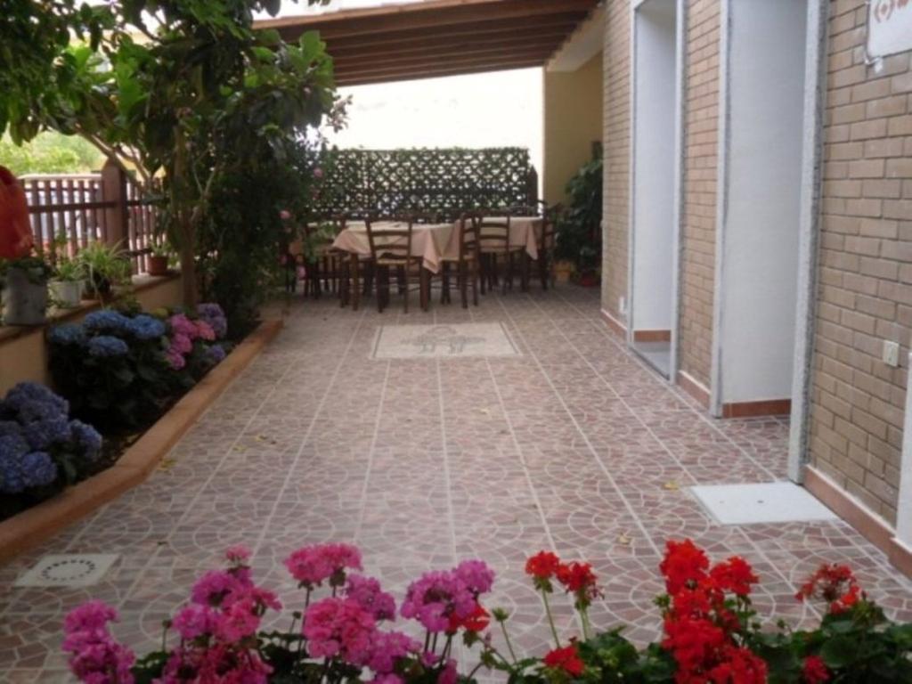 Bed and Breakfast Sa Marina La Caletta Esterno foto