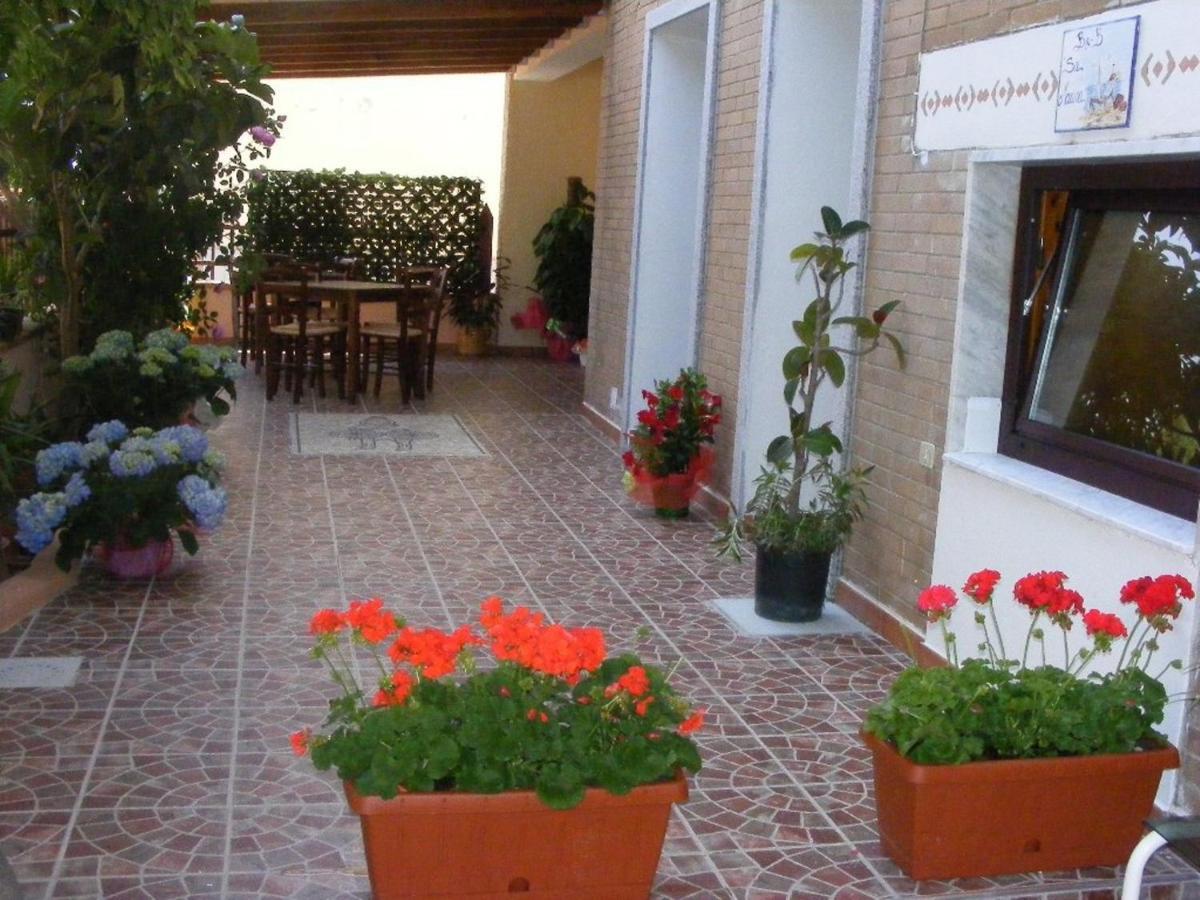 Bed and Breakfast Sa Marina La Caletta Esterno foto